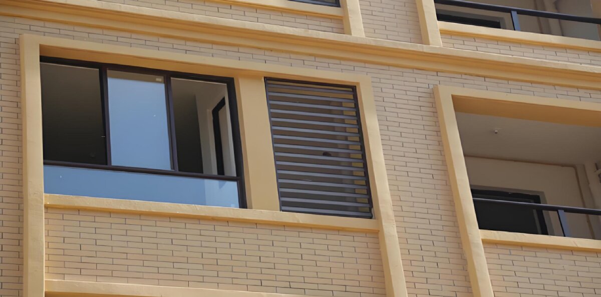 房屋外墻門窗滲水、開裂修繕！(圖1)